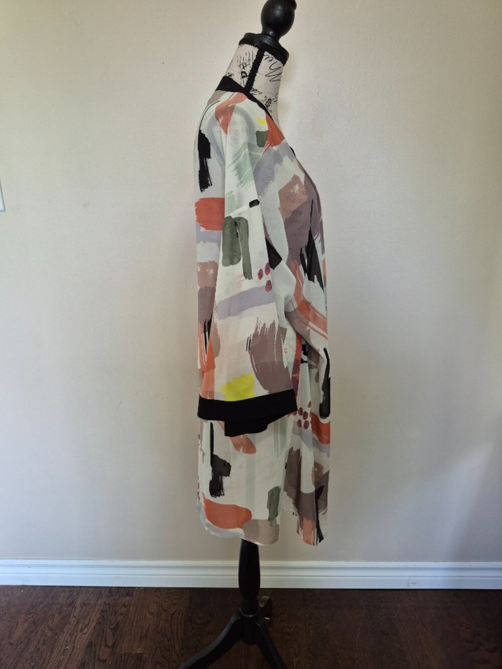 Kimono - Picture 5 of 11